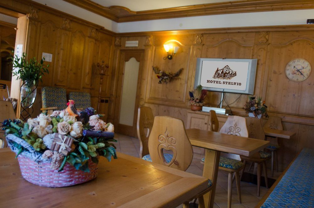 Hotel Stelvio Varese Exterior photo